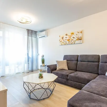 Apartman Apolon 2bdr With Balcony *