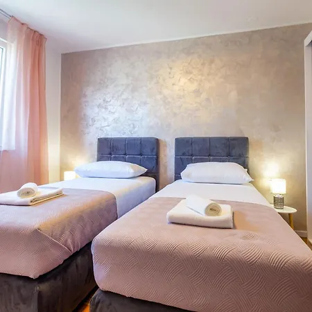 Apolon 2bdr With Balcony דירה *