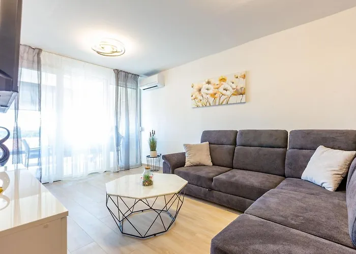 דירה Apolon 2bdr With Balcony *