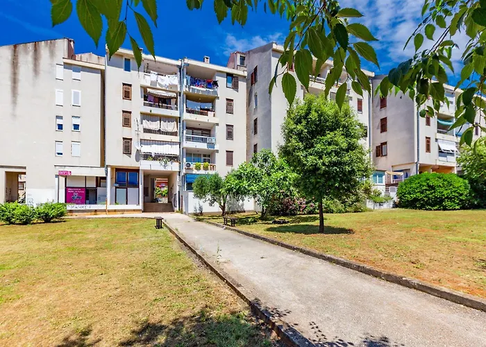 Apolon 2bdr With Balcony Apartamento Zadar