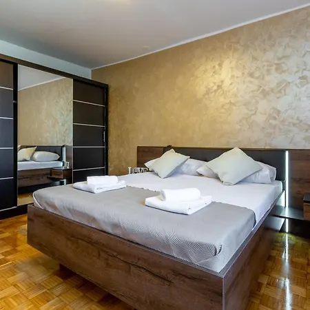 Apartment Apolon 2bdr With Balcony *
