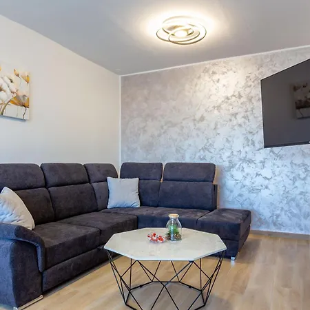 Apartment Apolon 2bdr With Balcony *