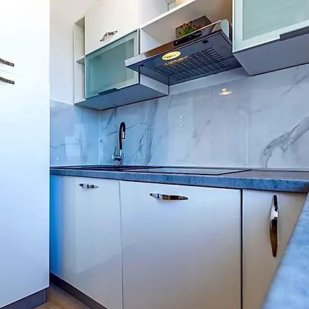 Apolon 2bdr With Balcony * Ζαντάρ