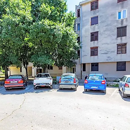 Apolon 2bdr With Balcony *