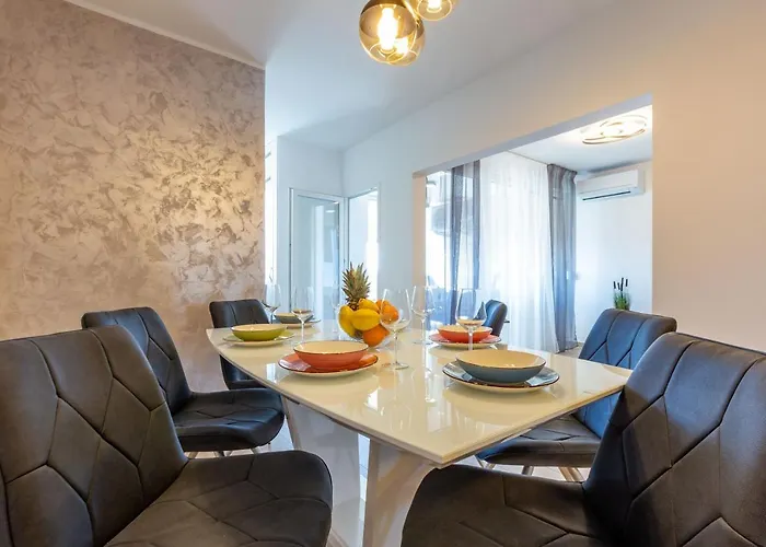 Apolon 2bdr With Balcony