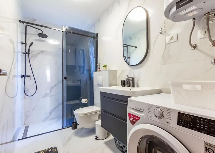 Apolon 2bdr With Balcony Apartman Zára